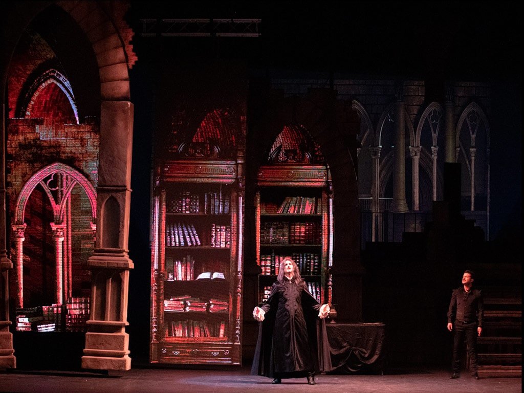 escenografía de Vlad el musical biblioteca 2