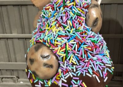 Detalle del la escultura hiperrealista del helado