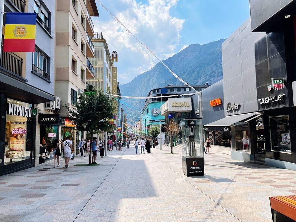 Disney street marketing andorra la bella 67 Fabricación espada laser<br />