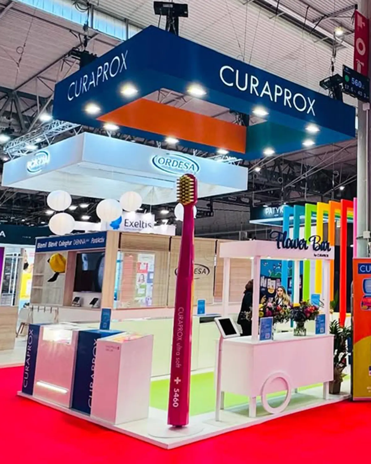 STAND CURAPROX EN INFARMA 2025 3