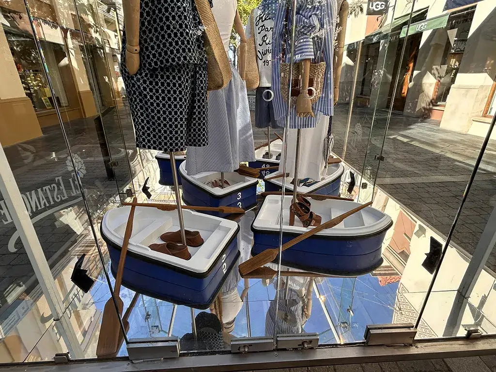 El Estanque de las Rozas Village los barcos